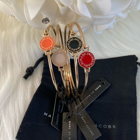 Marc By Marc Jacobs Jewelry - NWT MBMJ Gold Enamel Disc Logo Bangle Bracelet